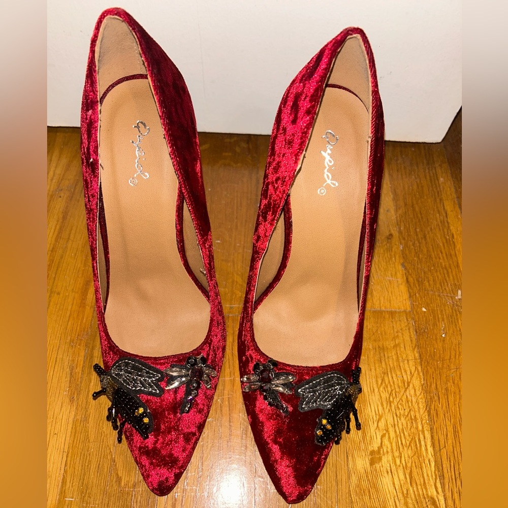 Beautiful bejeweled heels / perfect for holiday parties!